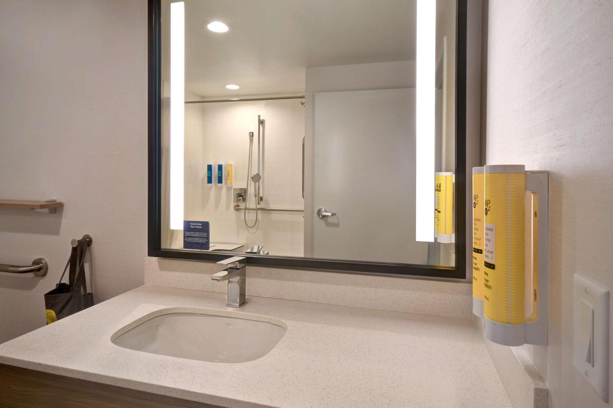 Отель Tru By Hilton Concord, Nh Экстерьер фото